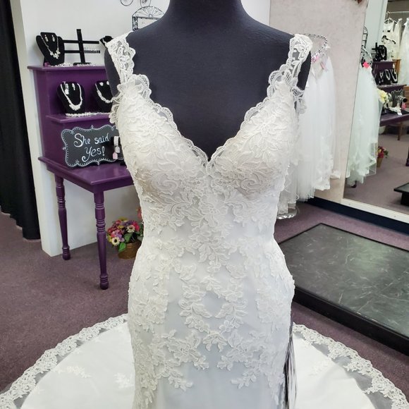 Symphony S3751 Ivory Size 8 Bridal Gown - Picture 2 of 8